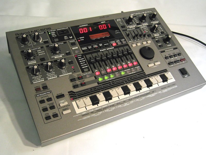 Roland MC-505